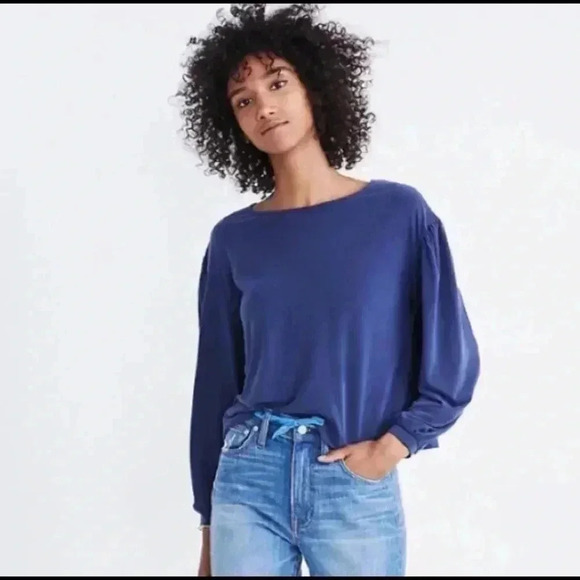 Madewell Tops - Madewell sandwashed gathered sleeve top soft and carefree
